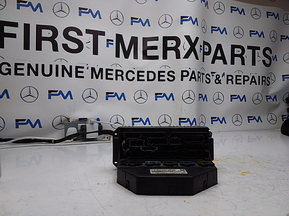 Mercedes E-CLASS W212 Fuse  Box RELAY A2129005722 FMF93