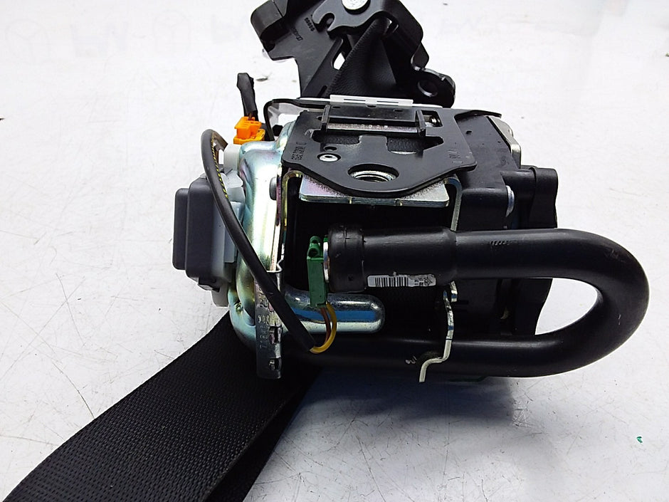 MERCEDES E-CLASS W238 SEAT BELT FRONT LEFT PASSENGER SIDE A2388602800 FMS260 NSF