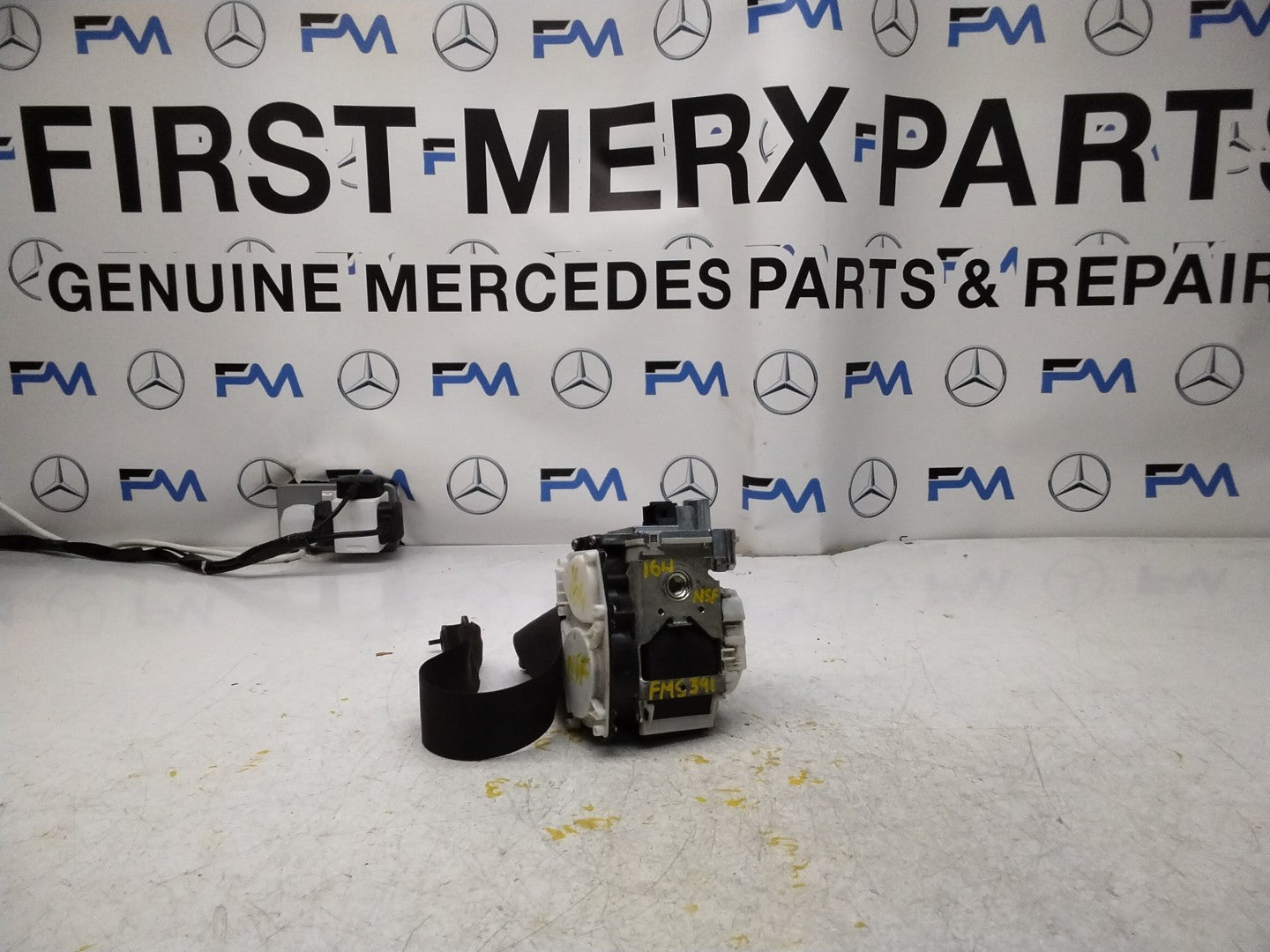 MERCEDES M CLASS SEAT BELT FRONT LEFT PASSENGER SIDE W164 A2518603186 FMS391 NSF