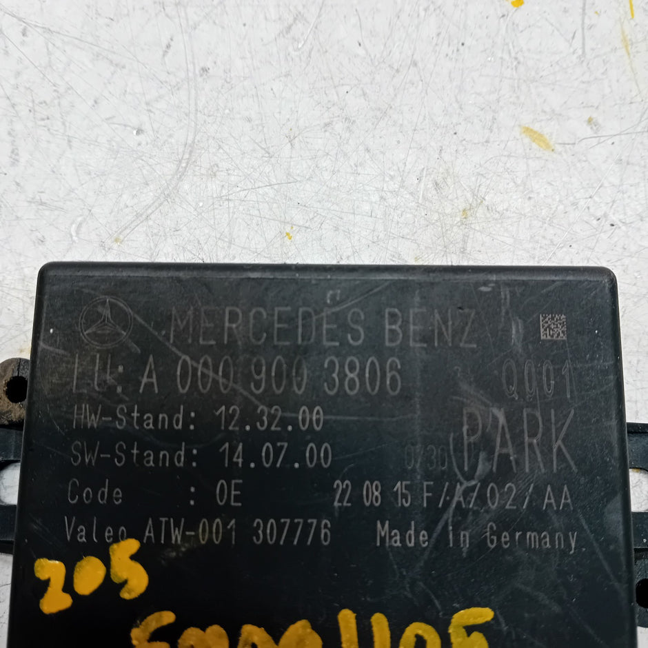 MERCEDES C-CLASS PARKING SENSOR CONTROL MODULE W205 A0009003806 FM001105