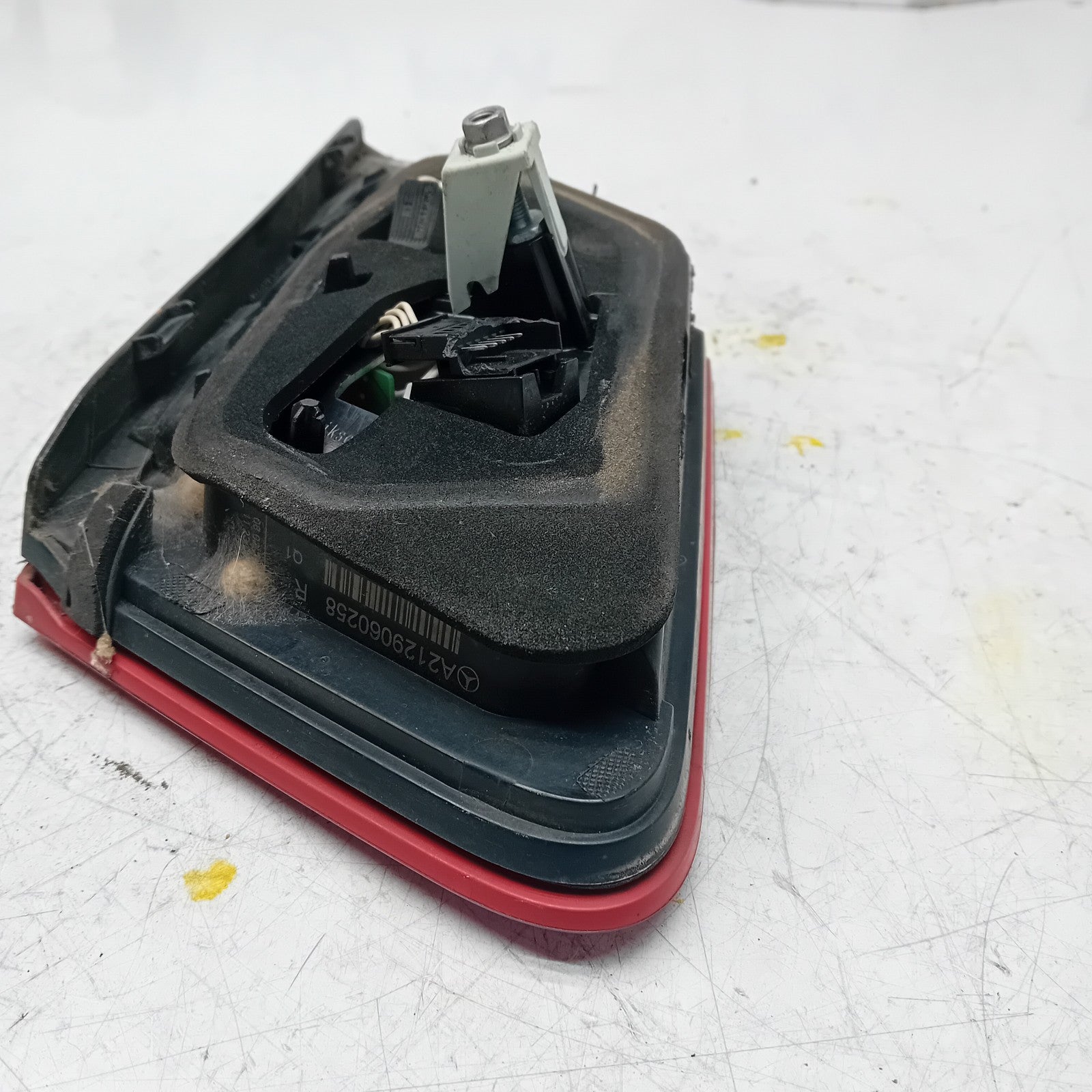 MERCEDES E-CLASS W212 DRIVER SIDE OS REAR TAIL LIGHT A2129060258 2012 FMT126