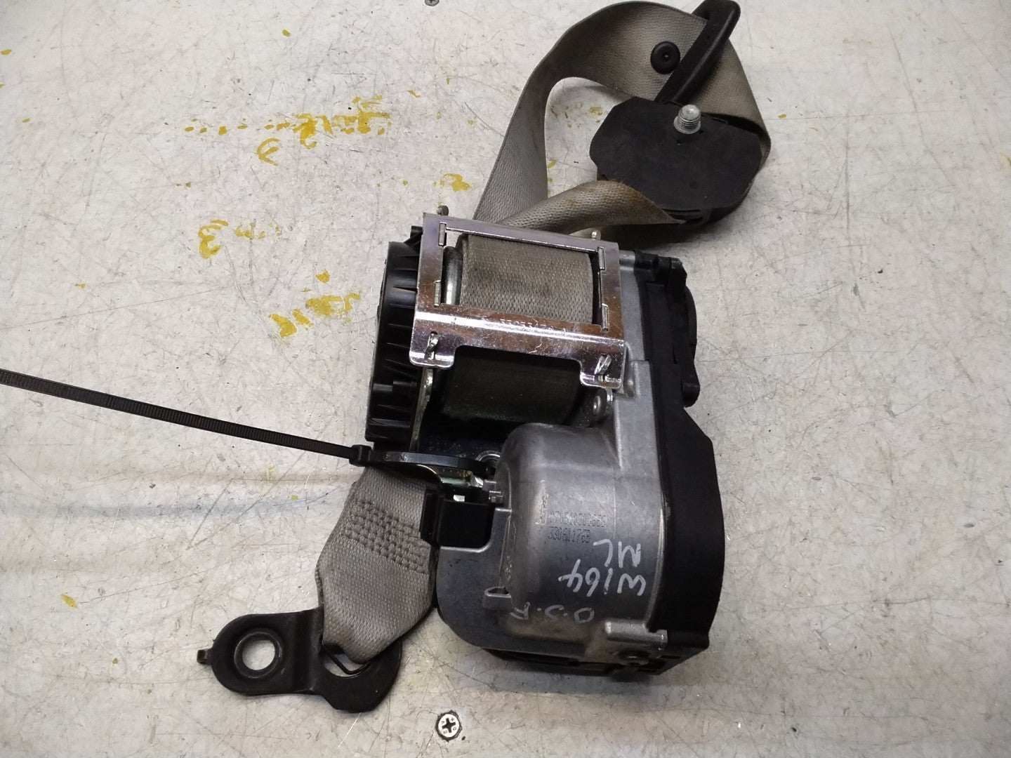 MERCEDES ML W164 SEAT BELT DRIVER SIDE FRONT A2518604285 FMS461 OSR 
