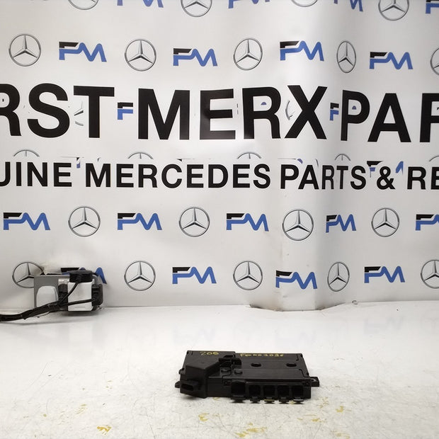 MERCEDES C-CLASS W205 2014 On FUSE RELAY DISTRIBUTION BOX A2055402850 FM001036