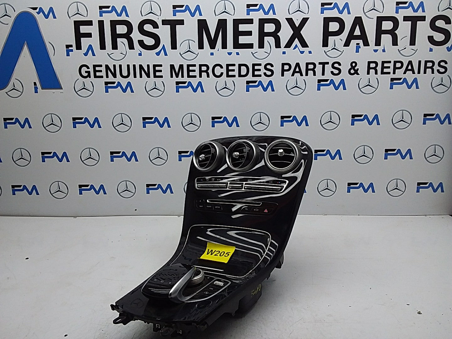 2014 ONWARDS MERCEDES C-CLASS W205 CENTRE  CONSOLE  A2056805107 FMK13 (DAMAGED)