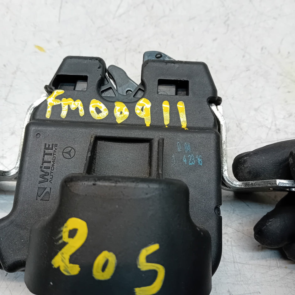 GENUINE MERCEDES BENZ C-CLASS W205 TRUNK LID LOCK LATCH FM00911