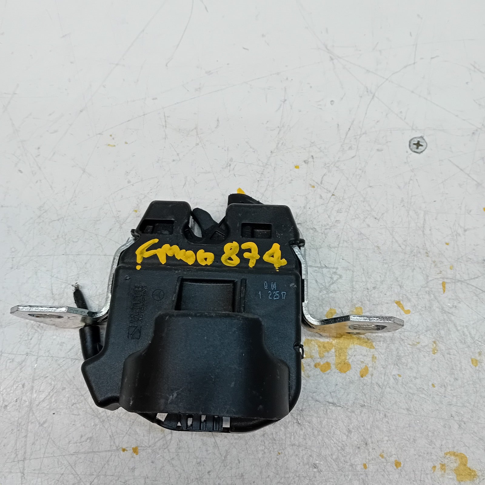 GENUINE MERCEDES BENZ C-CLASS W205 TRUNK LID LOCK LATCH FM00874