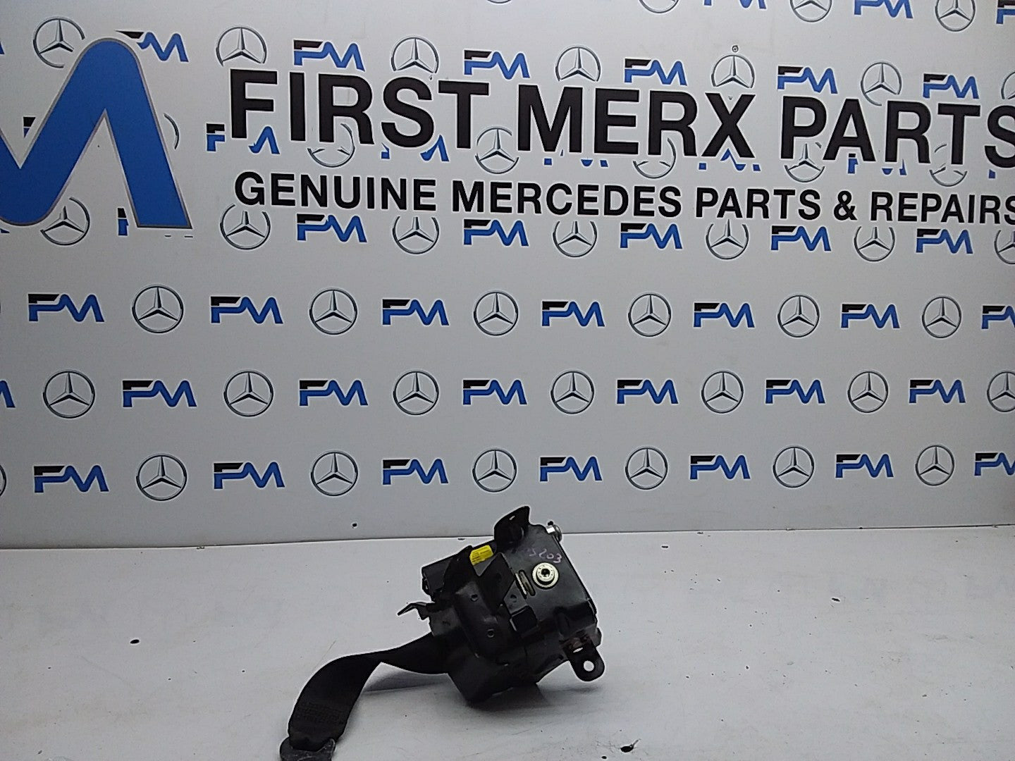 MERCEDES C-CLASS W204 SEAT BELT REAR LEFT PASSENGER SIDE A2046301731 FMS203 NSR