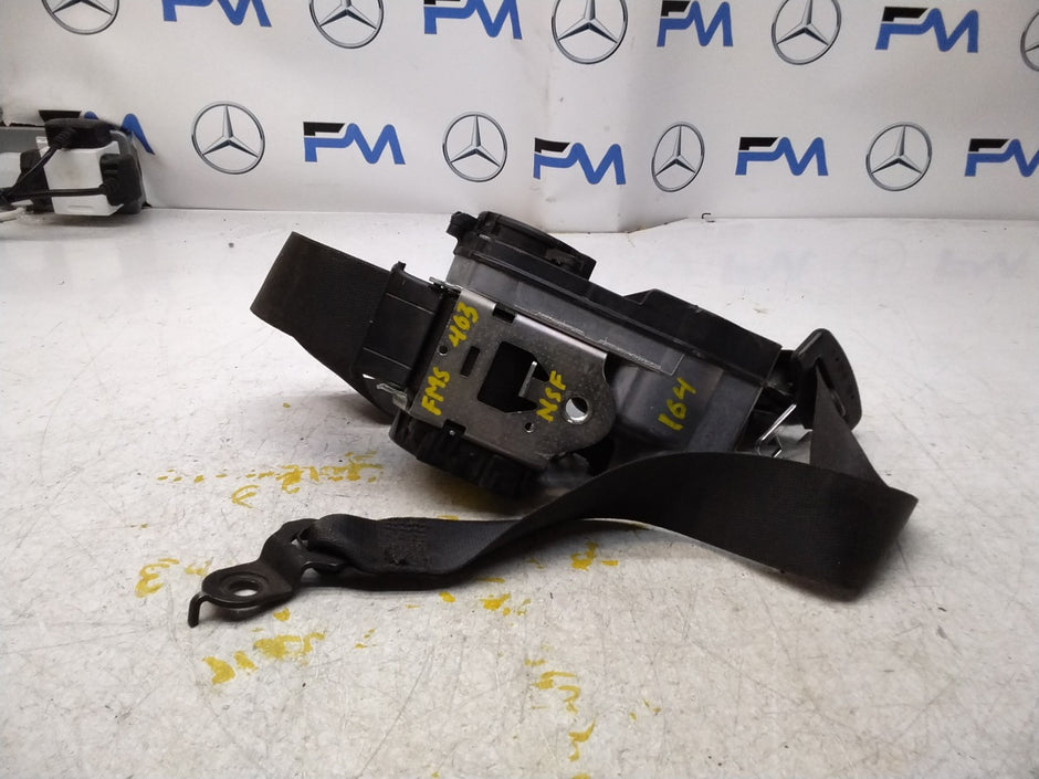 MERCEDES ML W164 W251 FRONT LEFT PASSENGER SIDE SEAT BELT A2518603185 FMS463 NSF
