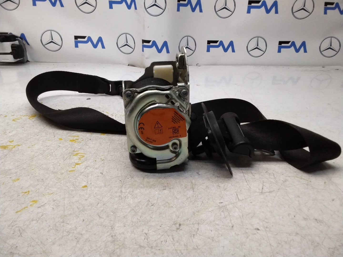 MERCEDES A CLASS  FRONT LEFT SEAT BELT WITH PRETENSIONER A1778600700 FMS405 NSF