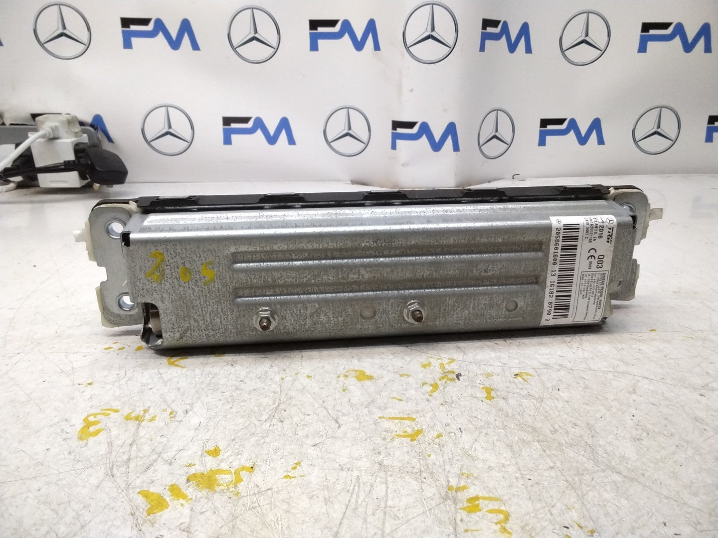 2016 MERCEDES BENZ C-CLASS W205 DRIVER SIDE KNEE AIRBAG A2058601600 FM00735