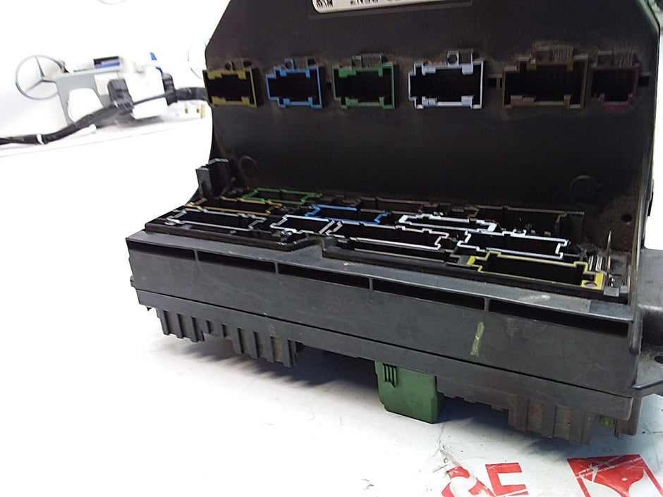 Mercedes E-CLASS W212 Fuse  Box RELAY A2129005722 FMF93