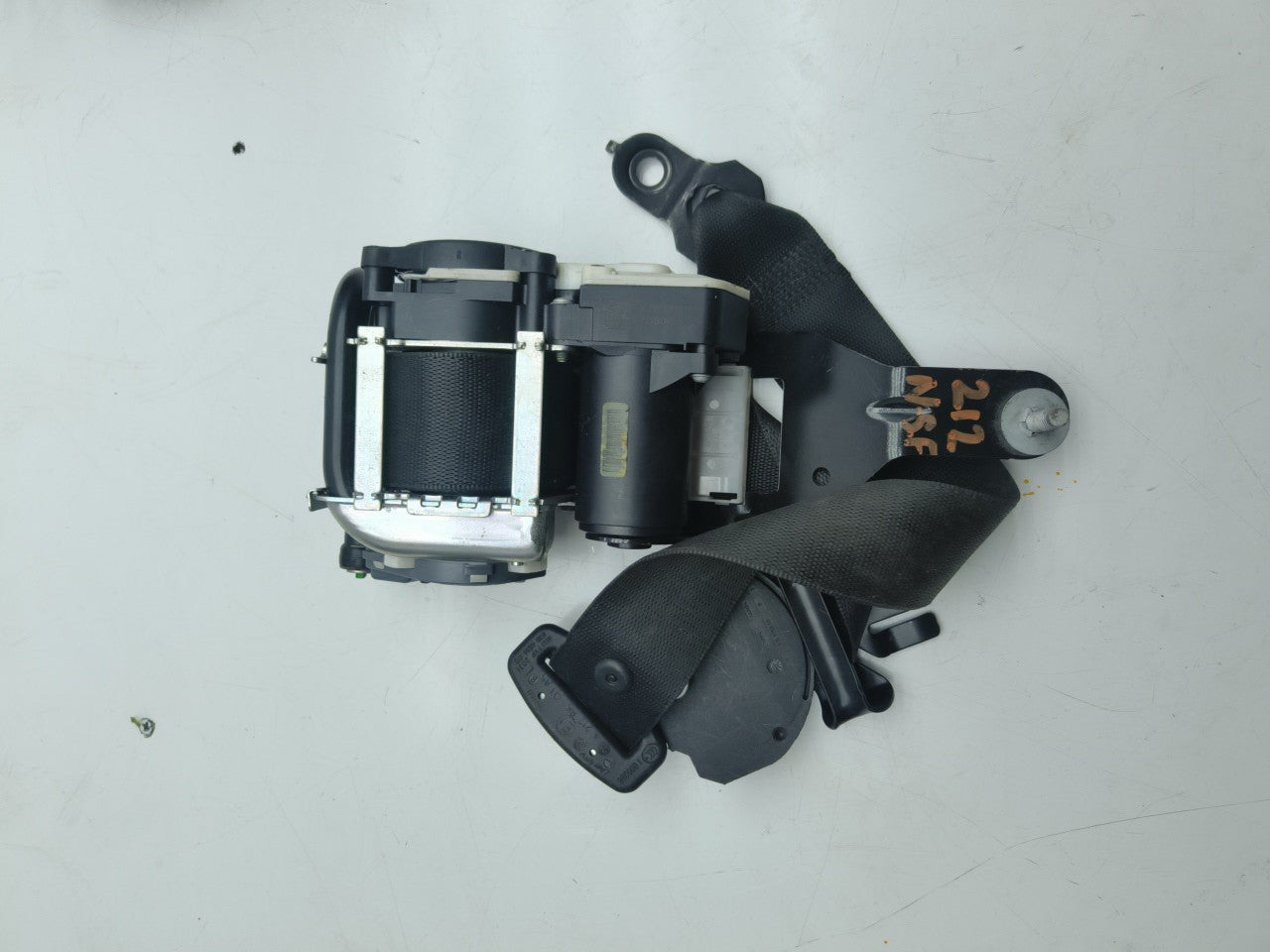 MERCEDES E CLASS W212  SEAT BELT FRONT LEFT PASSENGER SIDE A2128609185 FMS21 NSF