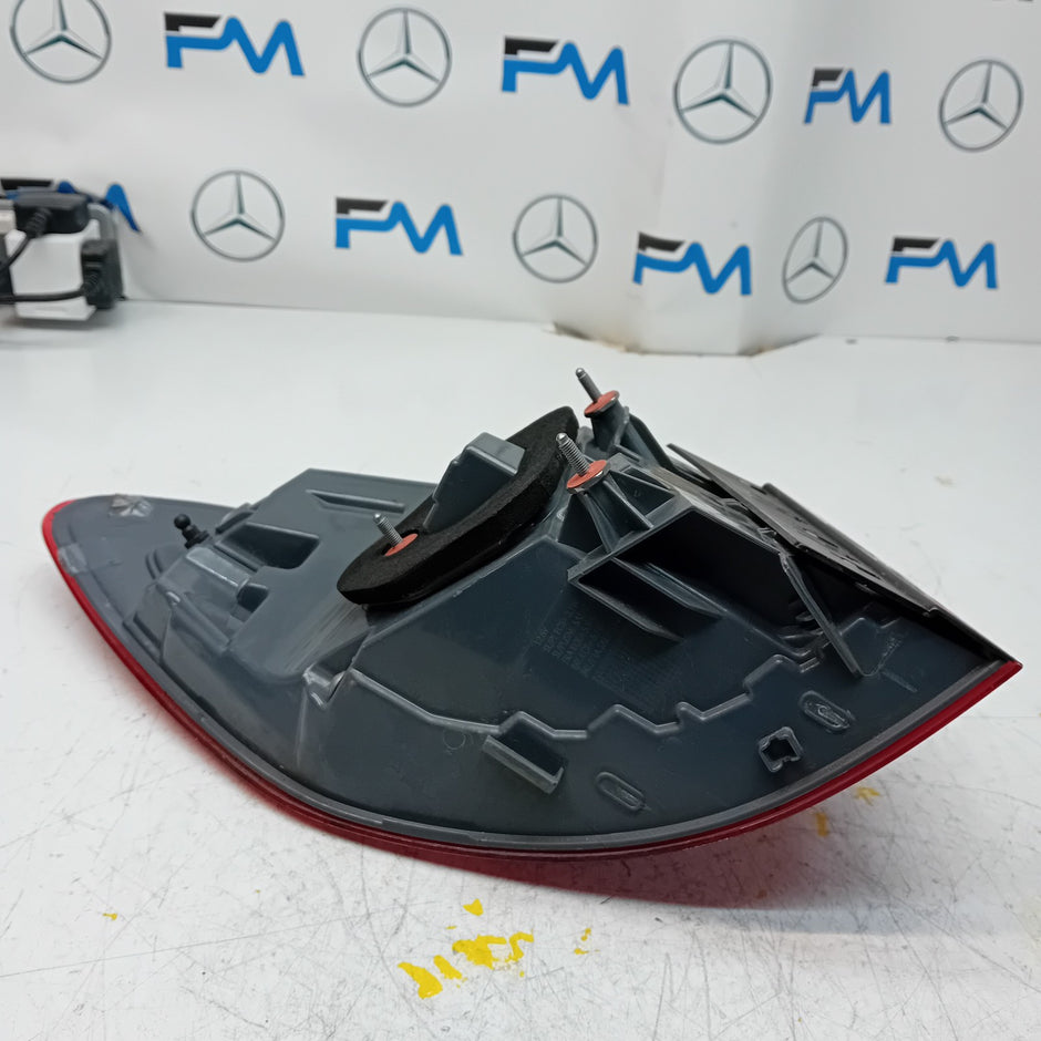 MERCEDES GLC W253 DRIVER SIDE OS REAR TAIL LIGHT A2539061000 2016 FMT162