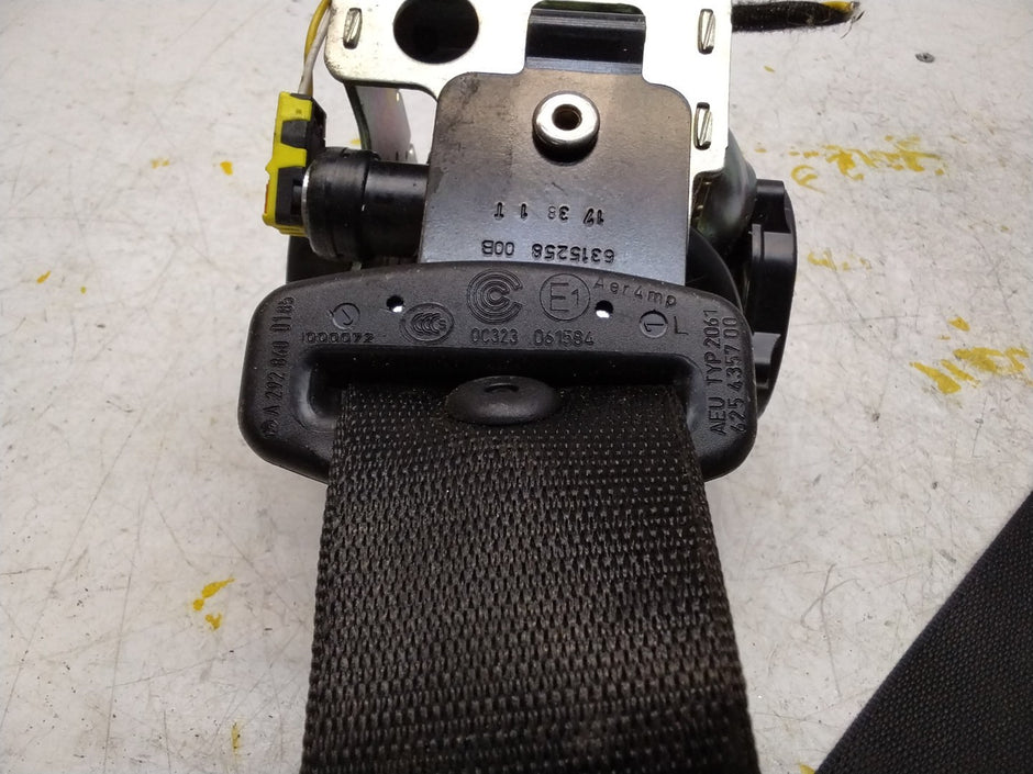 MERCEDES GLE W292 NEAR SIDE REAR SEAT BELT OEM A2928600185 FMS394 NSR