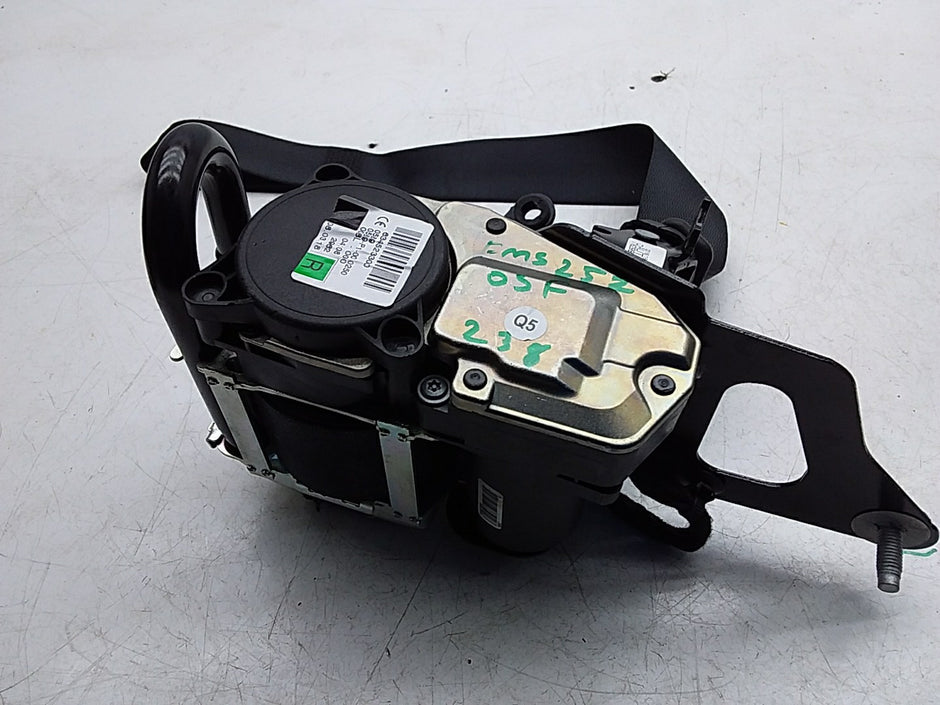 MERCEDES E-CLASS W238 SEAT BELT FRONT RIGHT DRIVER SIDE A2388602900 FMS252 OSF