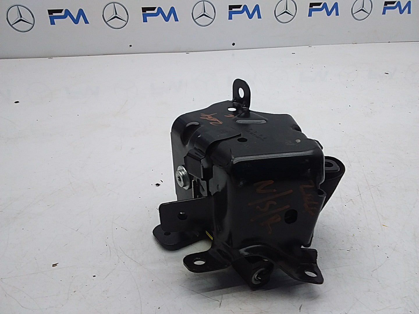 MERCEDES C-CLASS W204 SEAT BELT REAR  LEFT PASSENGER SIDE A2046301731 FMS207 NSR