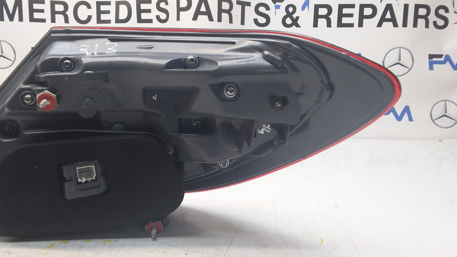 MERCEDES E-CLASS W213 PASSENGER SIDE NS REAR TAIL LIGHT 2016 FMT102