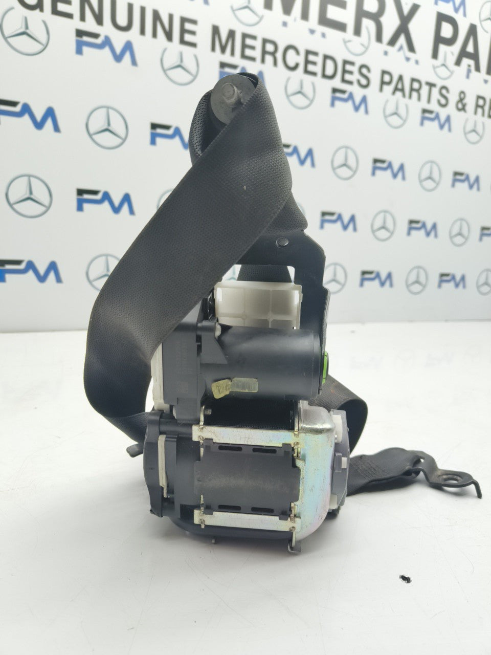 MERCEDES E CLASS W212  SEAT BELT FRONT LEFT PASSENGER SIDE A2128600786 FMS20 NSF