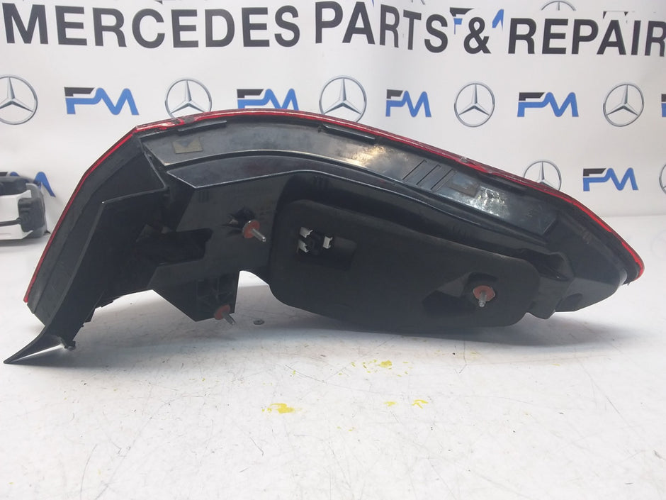 MERCEDES E-CLASS W212 REAR PASSENGER N/S TAIL LIGHT A2129060703 2015 FMT83