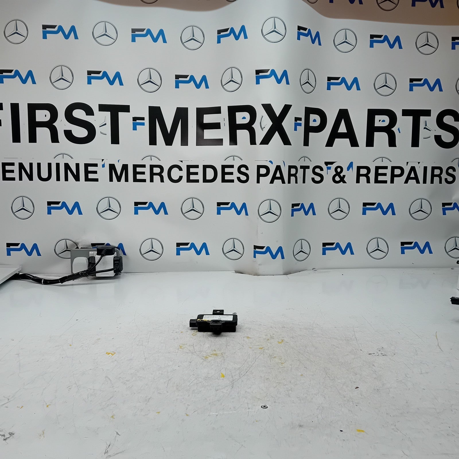 MERCEDES E-CLASS W213 W238 / TYRE PRESSURE CONTROL MODULE A0009008709 FM001069