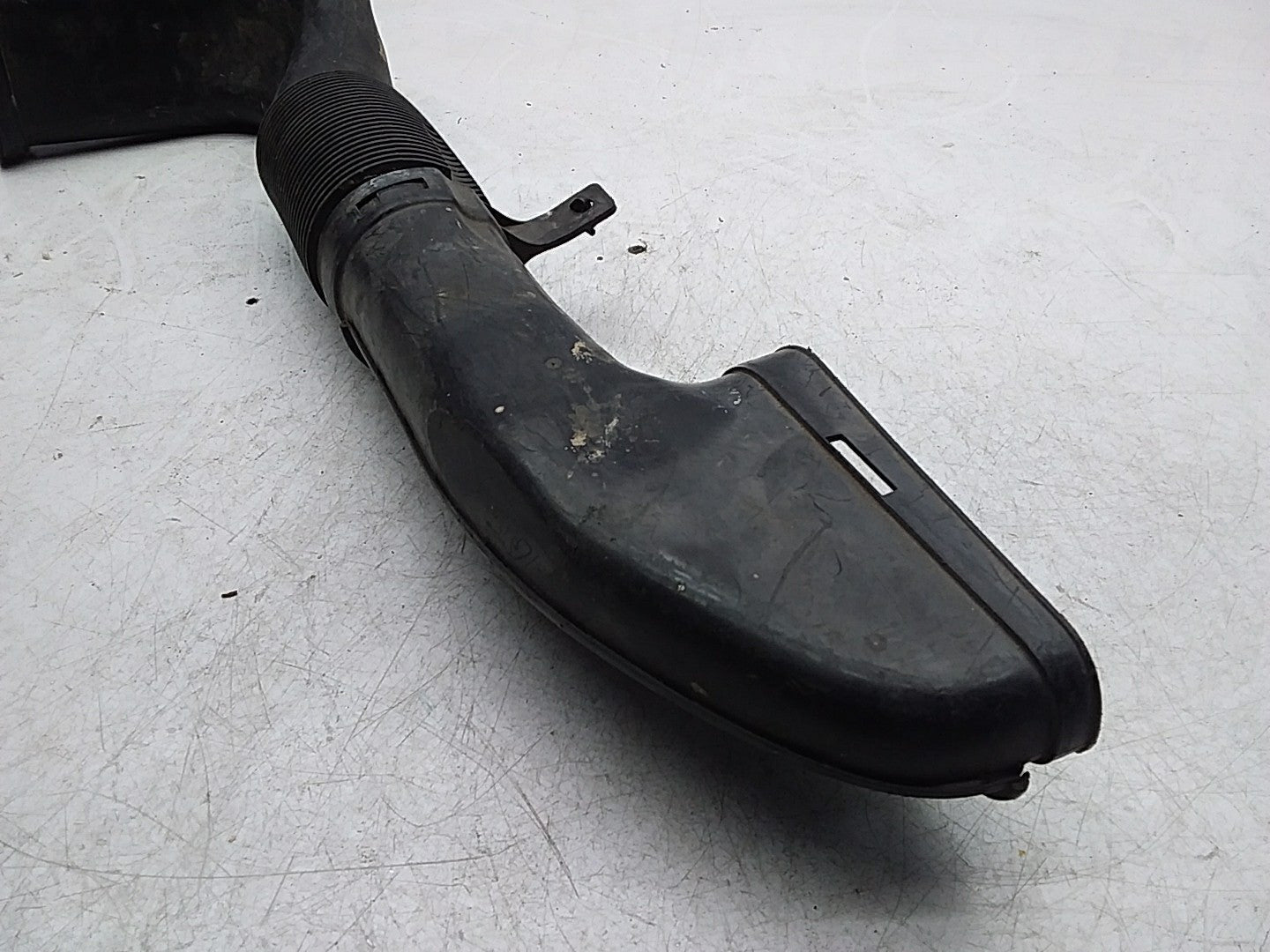 MERCEDES BENZ E-CLASS W212 AIR INTAKE TUBE A6510903437 FMI40
