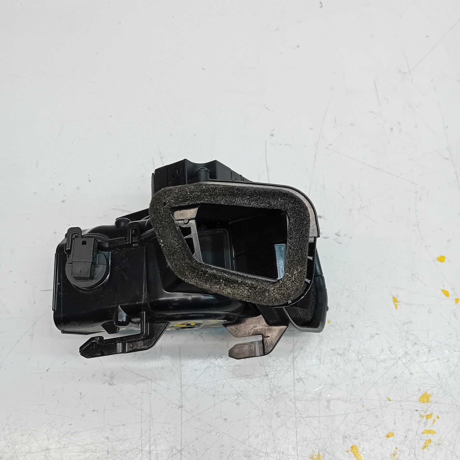 Mercedes C-CLASS W205 AIR BLOWER FLAP ACTUATOR A2058300100 FM00822