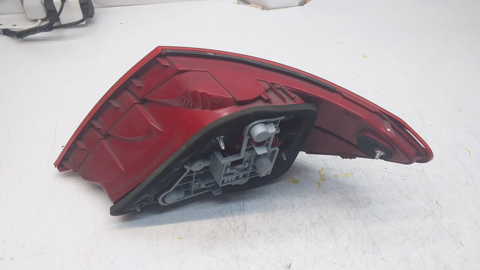 MERCEDES C-CLASS W204 PASSENGER SIDE NS REAR TAIL LIGHT A2048202964 2008 FMT105