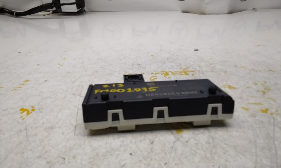 MERCEDES E-CLASS TAILGATE CONTROL MODULE W213 A2139004711 FM001035