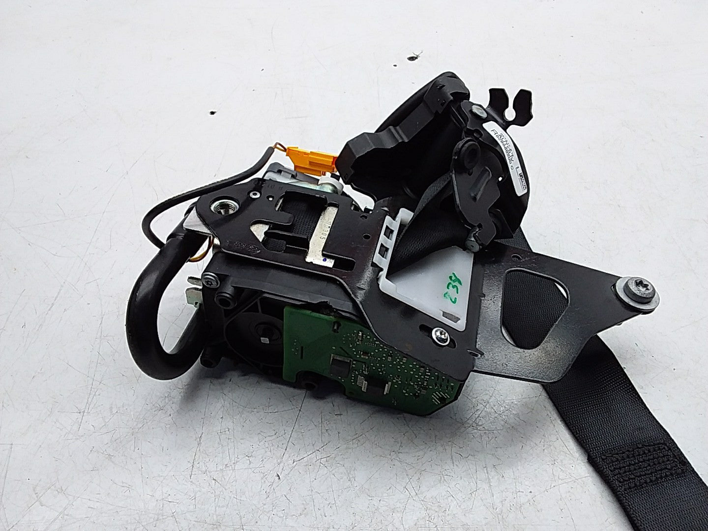 MERCEDES E-CLASS W238 SEAT BELT FRONT RIGHT DRIVER SIDE A2388602900 FMS251 OSF