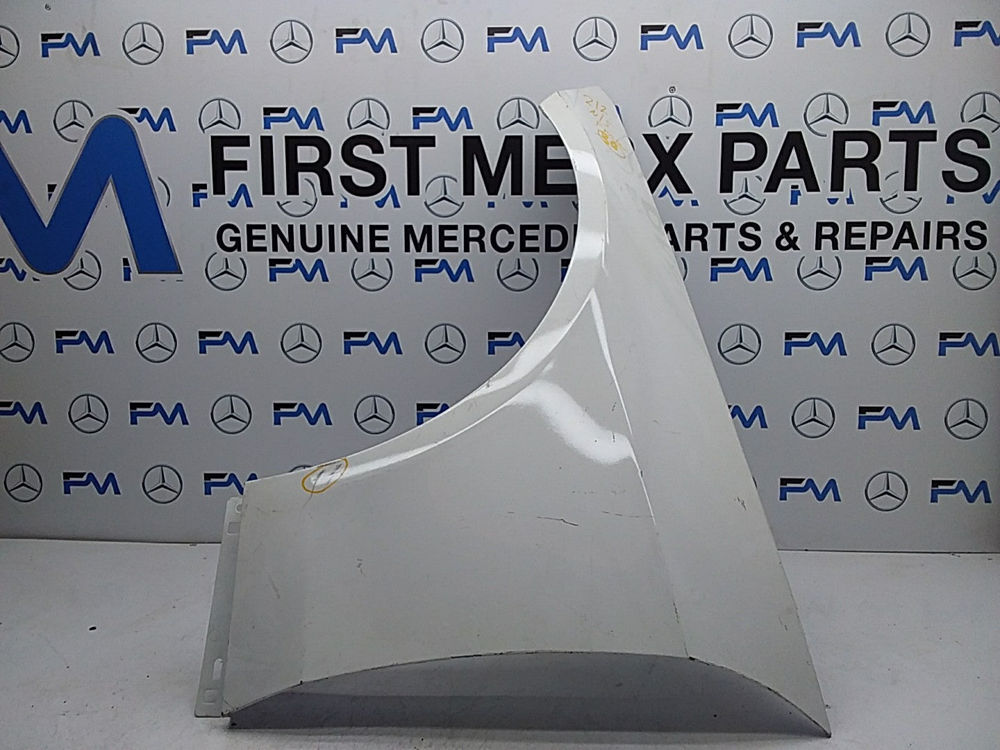 MERCEDES  E-CLASS W212 NS LEFT PASSENGER SIDE WINGS FMW30