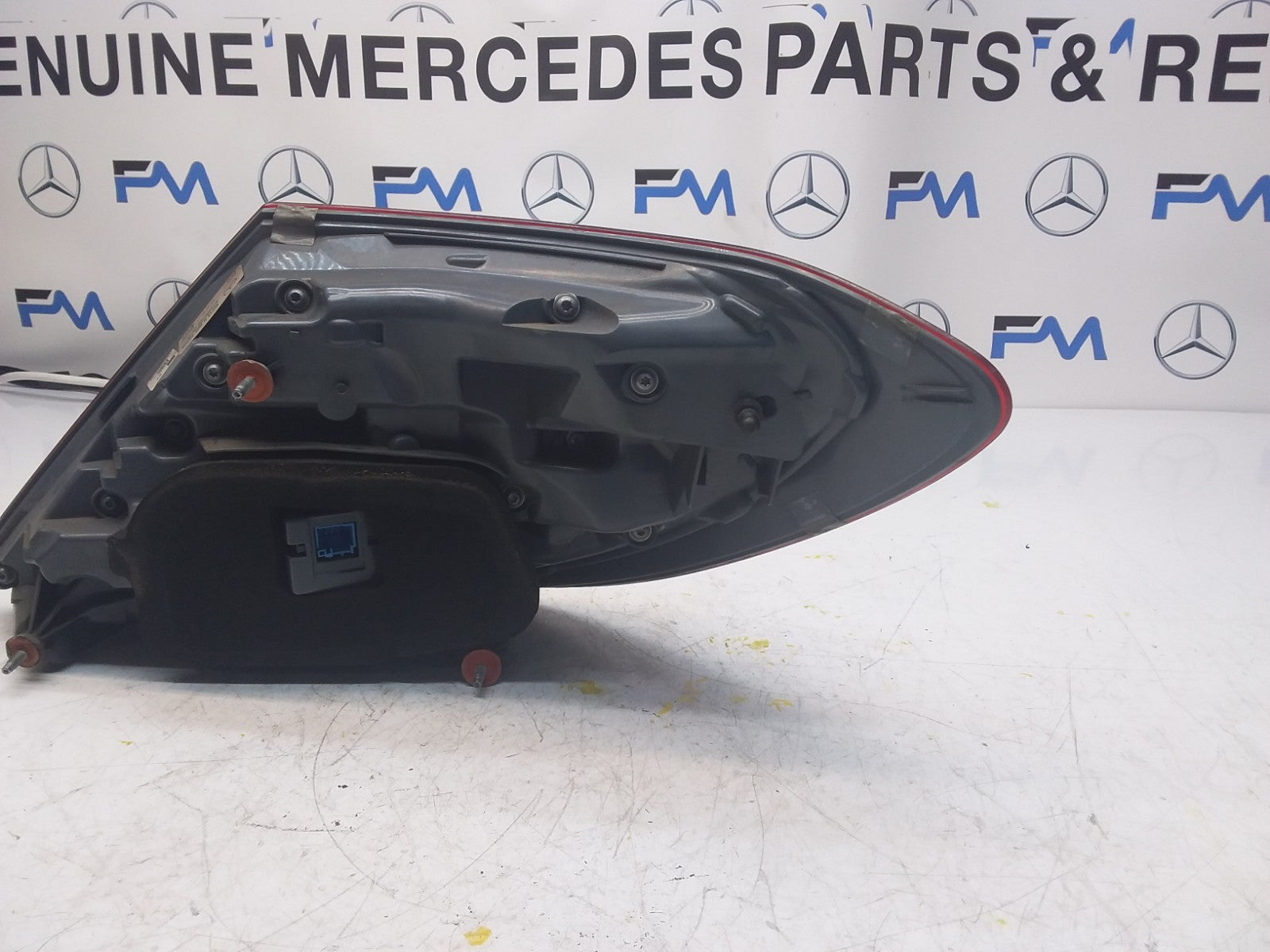 MERCEDES E-CLASS W213 2017 REAR PASSENGER N/S TAIL LIGHT A2139067900 FMT94
