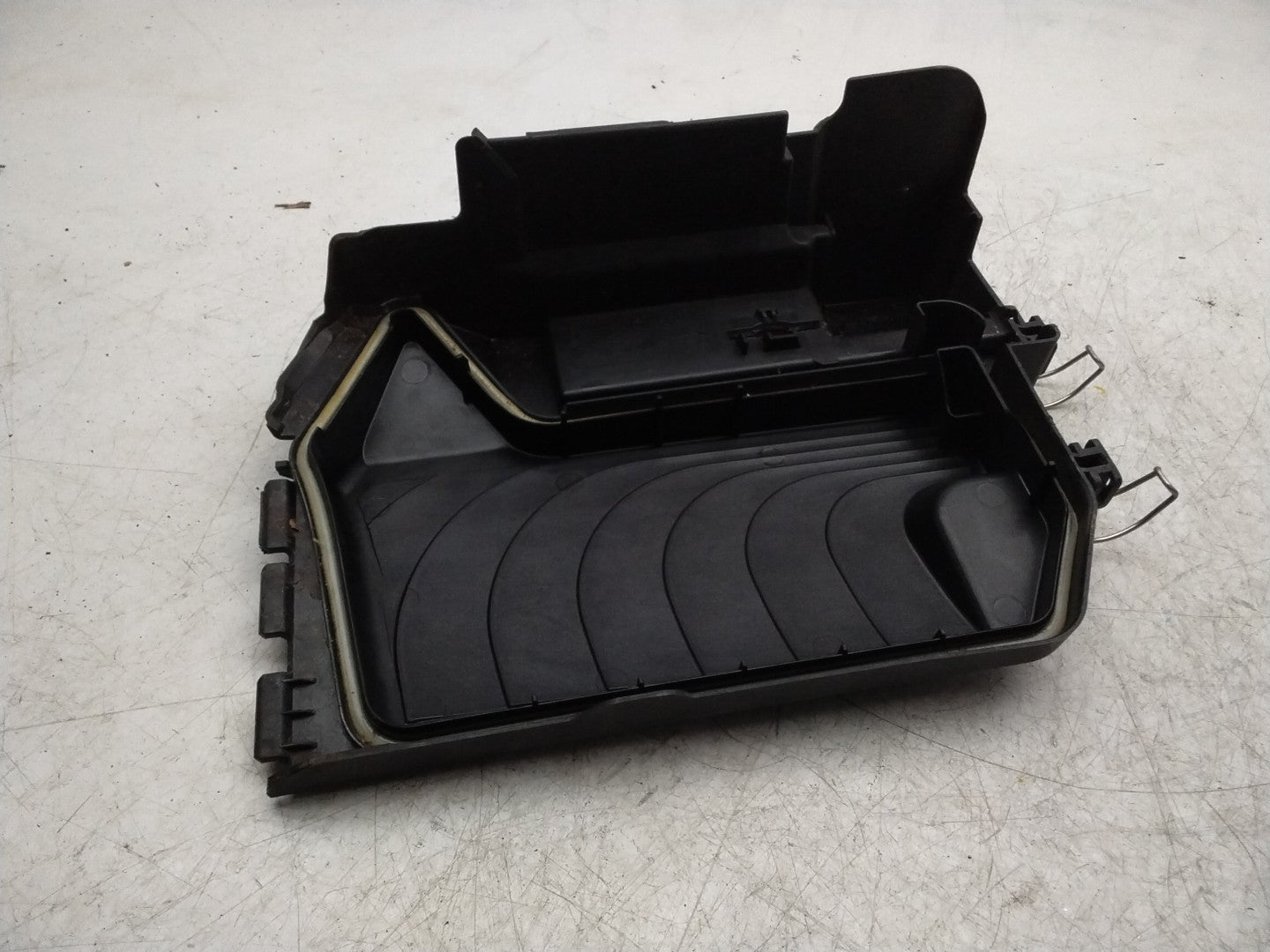 MERCEDES BENZ  B-CLASS  W246 FUSE RELAY JUNCTION BOX LID A2465400182  FMF157