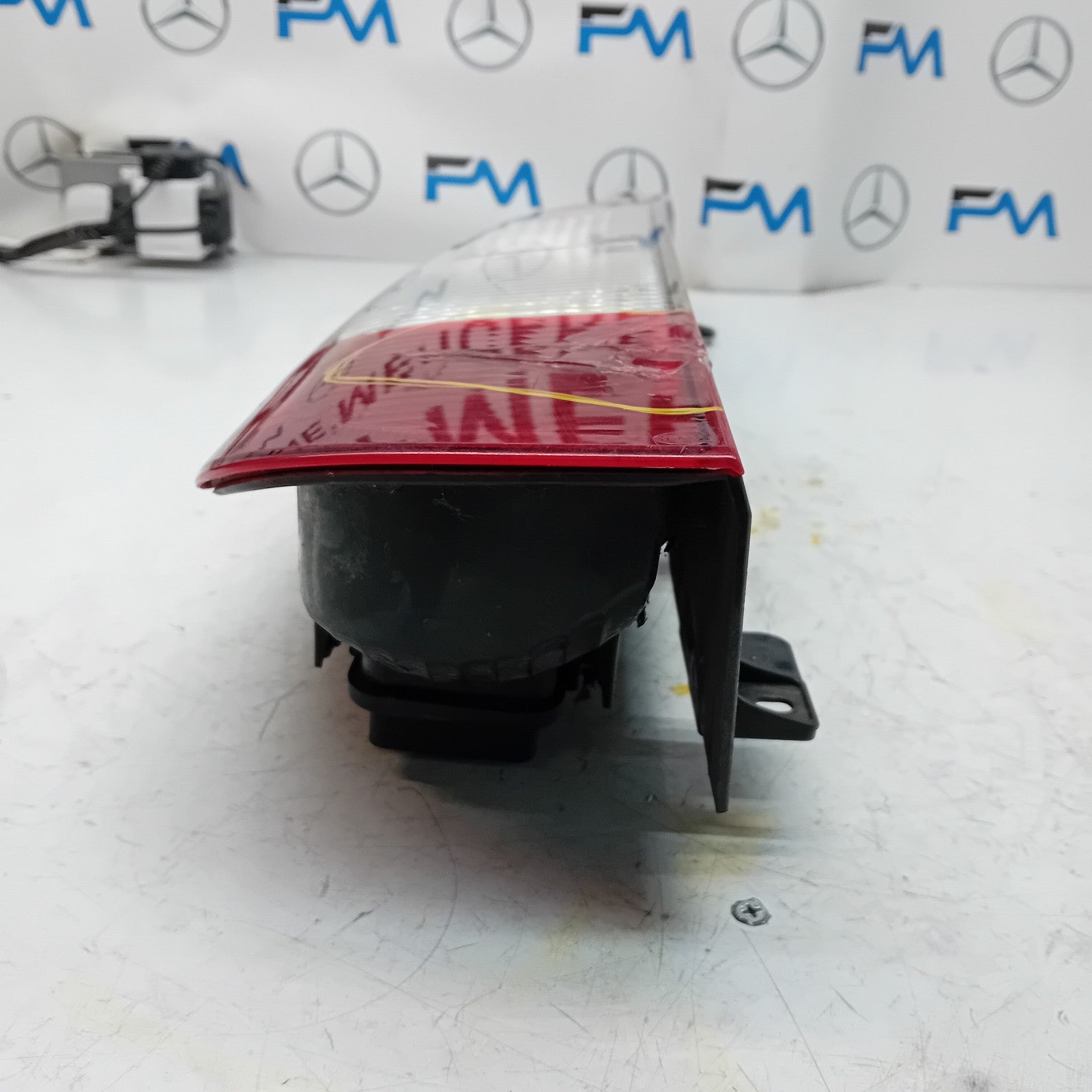 MERCEDES VITO W639 2004-14 PASSENGER NS OUTER REAR TAIL LIGHT 964678-00 FMT151