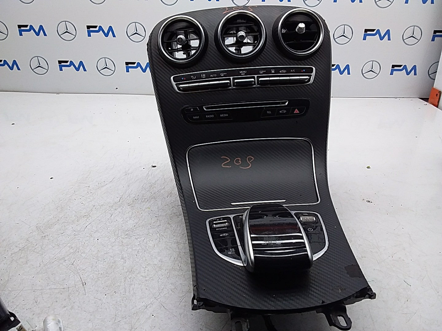 2014 ONWARDS MERCEDES C-CLASS W205 CENTRE  CONSOLE  A2054404713 FMK20 (DAMAGED)