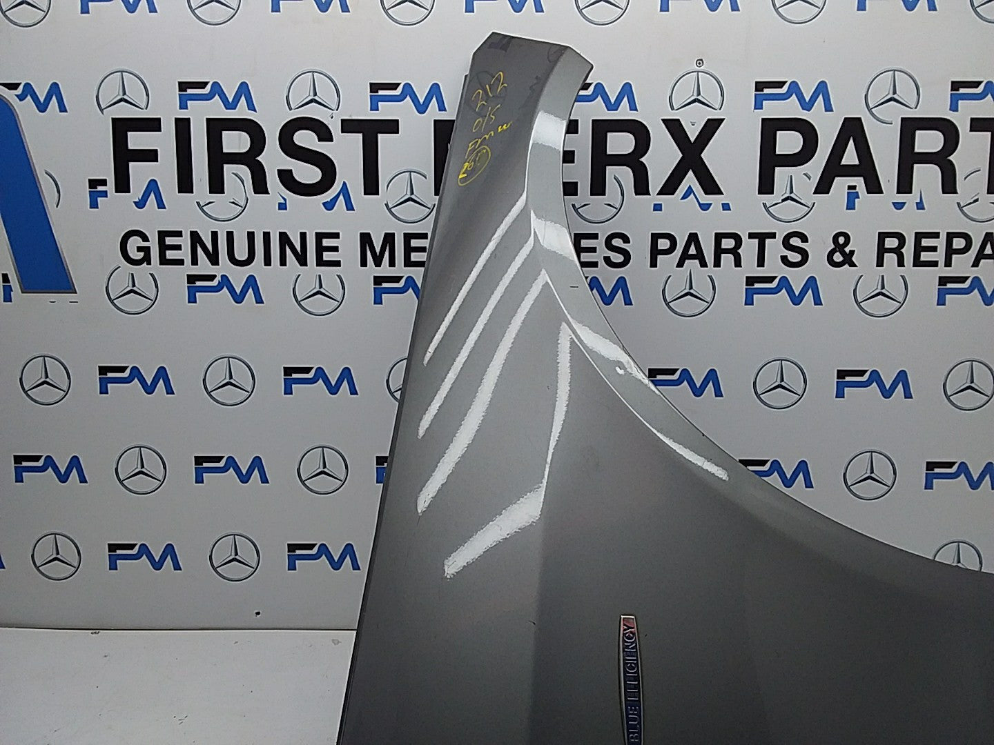 MERCEDES  E-CLASS W212 OS RIGHT DRIVER SIDE WINGS FMW26 A2128610201