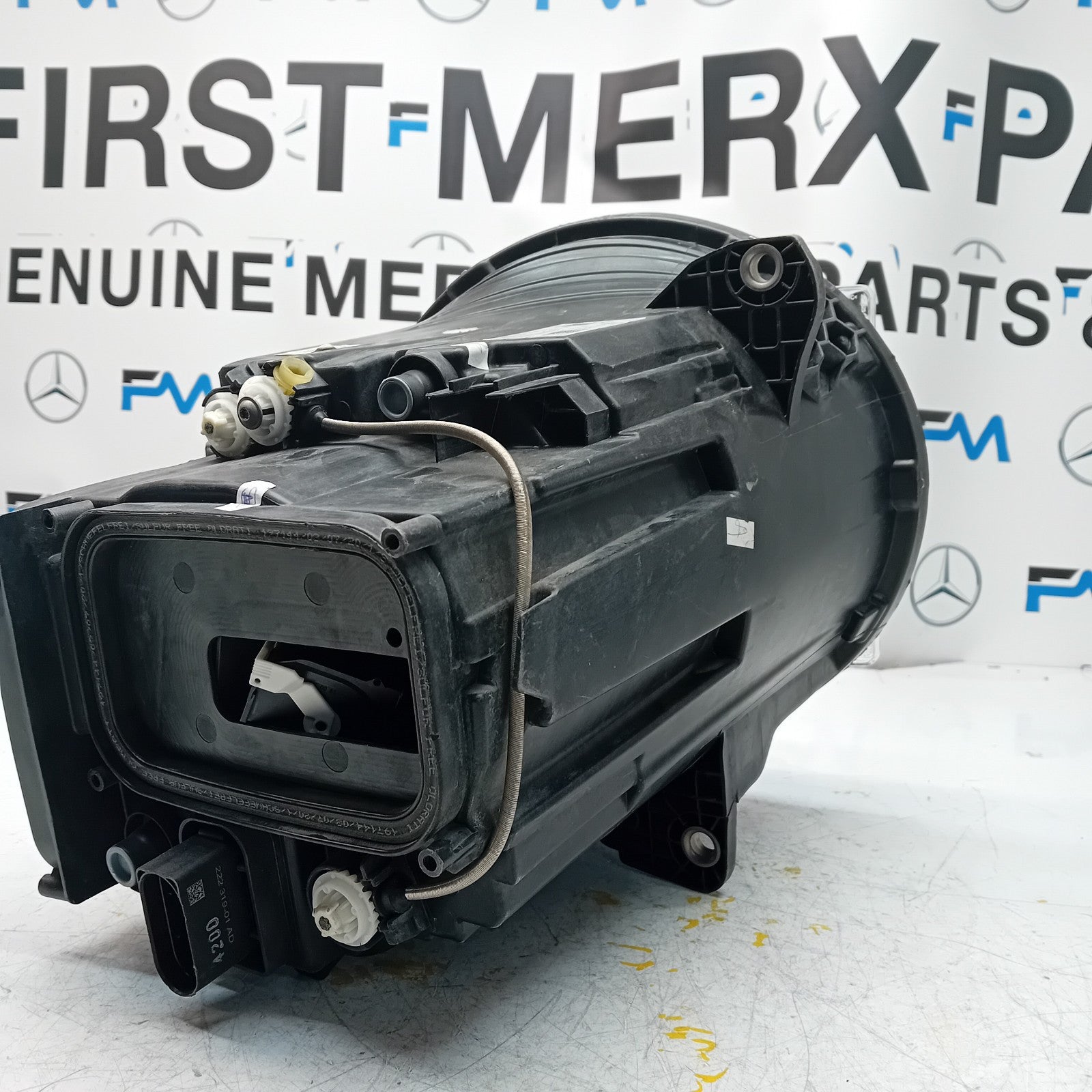 MERCEDES G-CLASS W463 LED PASSENGER SIDE NS HEADLIGHT A4639060502 2020 FMT196