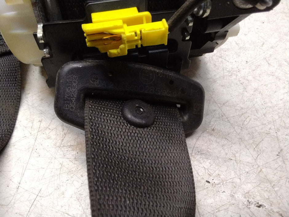 MERCEDES CLS CLASS SEAT BELT REAR RIGHT COUPE  A2188600285 FMS378 OSR