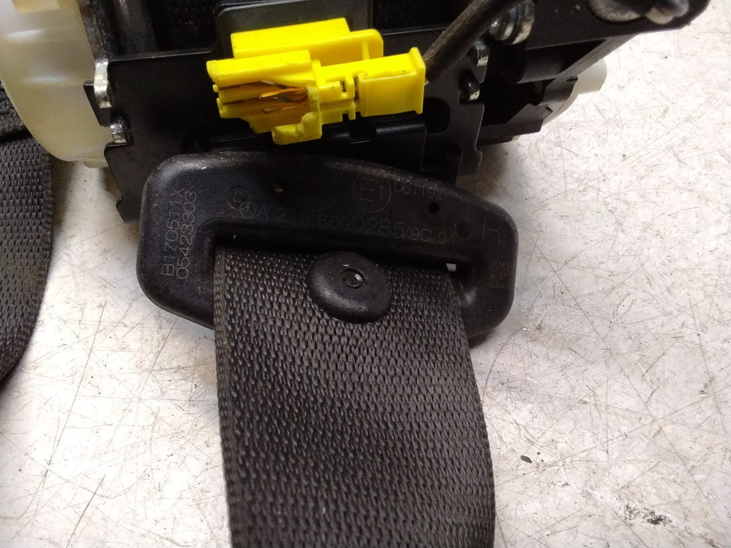 MERCEDES CLS CLASS SEAT BELT REAR RIGHT COUPE  A2188600285 FMS378 OSR