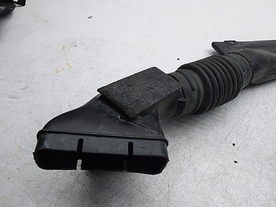 MITSUBISHI OUTLANDER AIR INTAKE TUBE  FMI61 1505A661