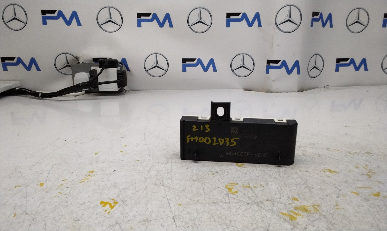 MERCEDES E-CLASS TAILGATE CONTROL MODULE W213 A2139004711 FM001035