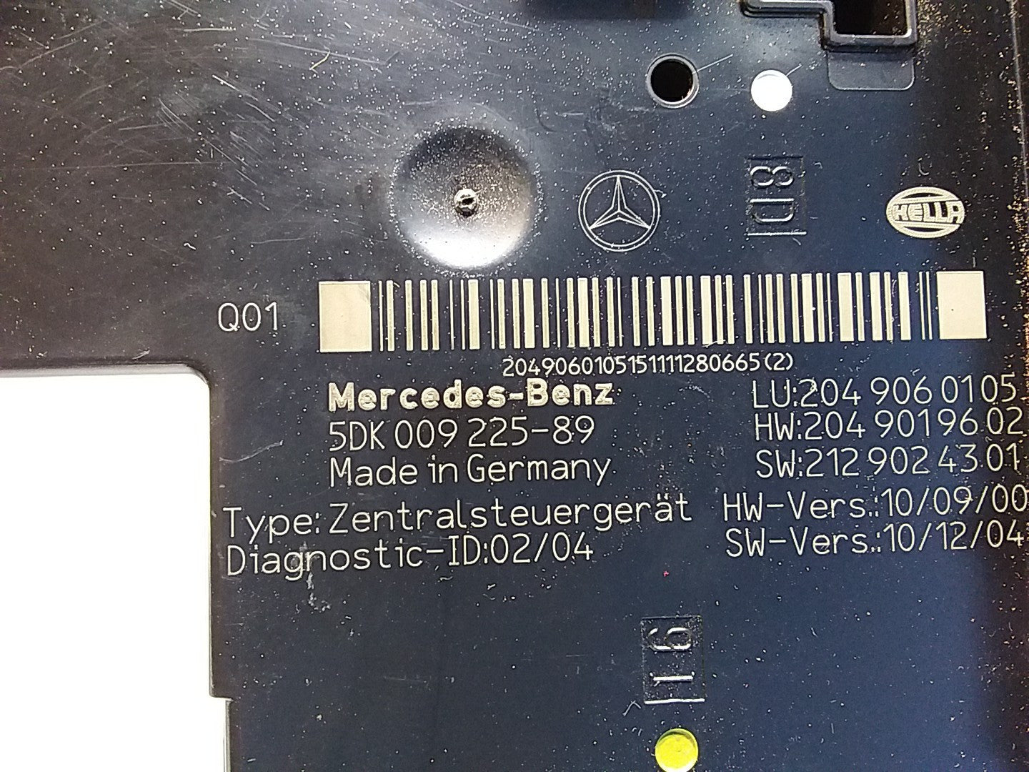 MERCEDES C-CLASS W204  FUSE  BOX RELAY A2049060105 FMF103