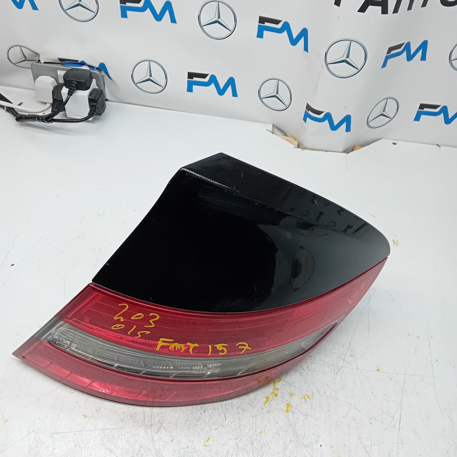 MERCEDES C-CLASS W203 2009 DRIVER OS REAR TAIL LIGHT A2038205264 FMT157