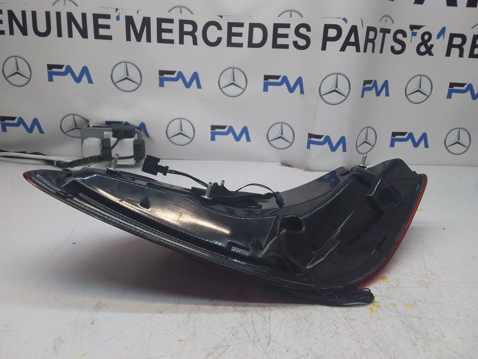 MERCEDES E-CLASS W212 REAR DRIVER O/S TAIL LIGHT FMT90
