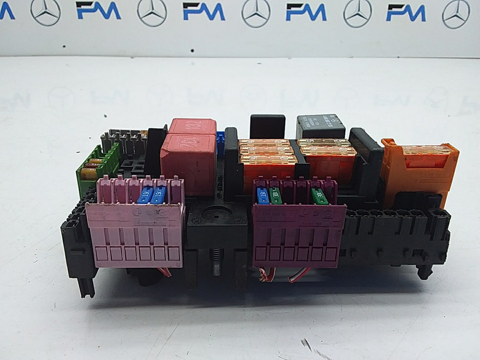 MERCEDES E CLASS FUSE RELAY BOX A2139068801 W213 2016 ONWARDS FMF56