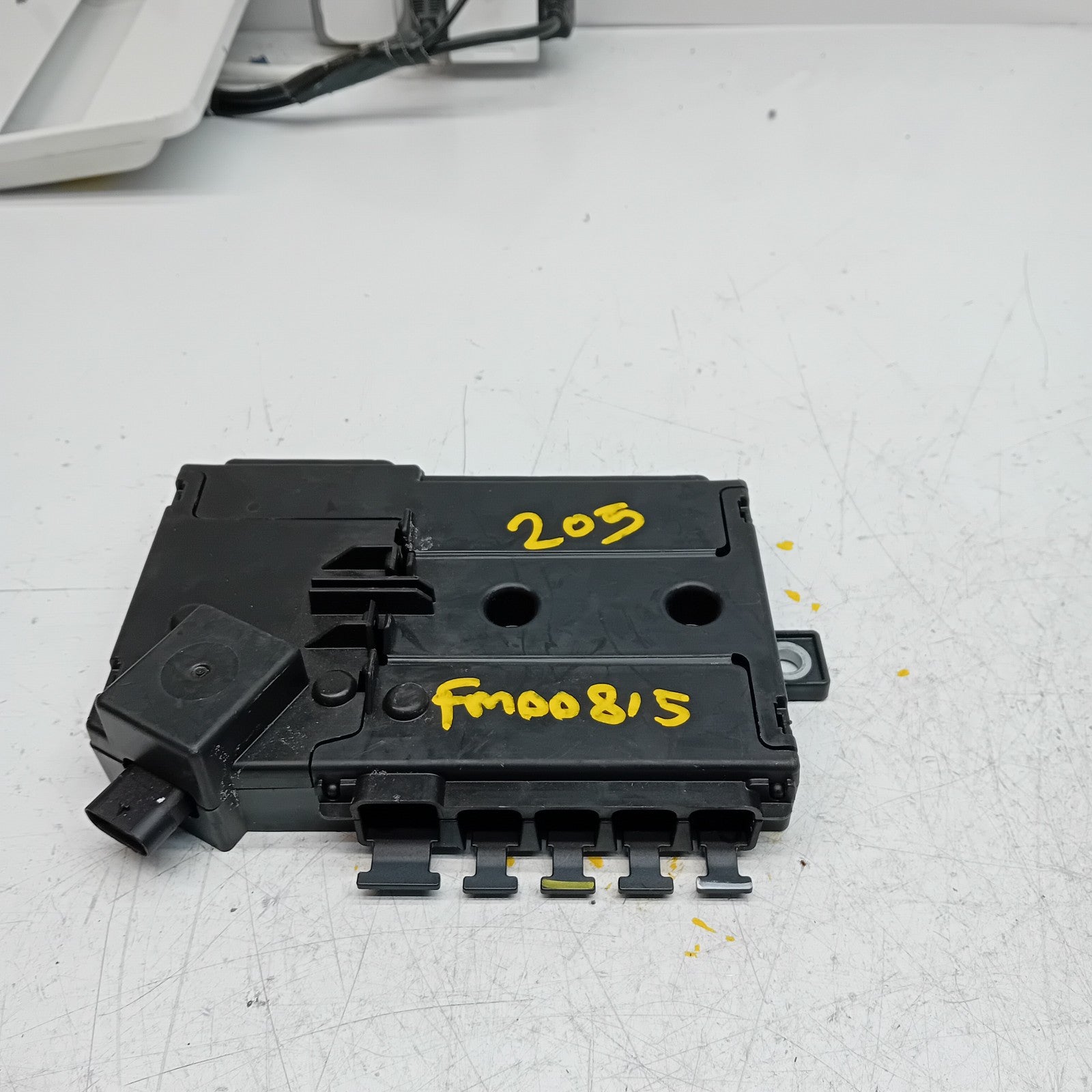 Mercedes C-Class W205 Front Inboard Fuxebox Module Unit A2055402750 FM00815