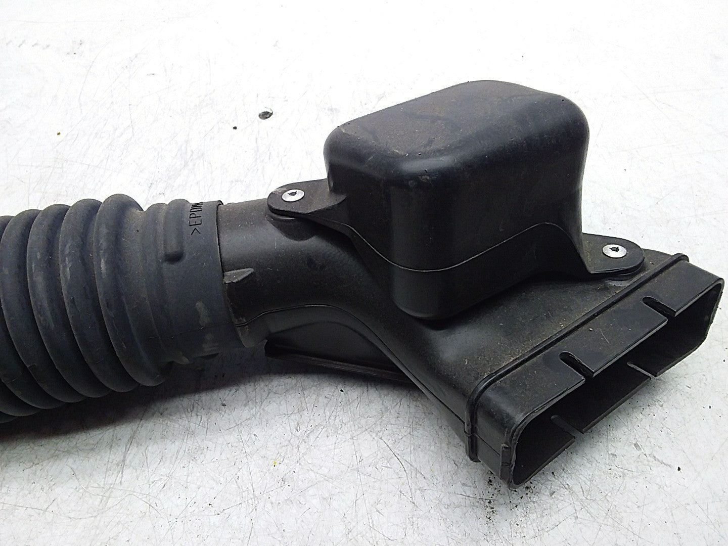 MITSUBISHI OUTLANDER AIR INTAKE TUBE 1505A661 FMI81