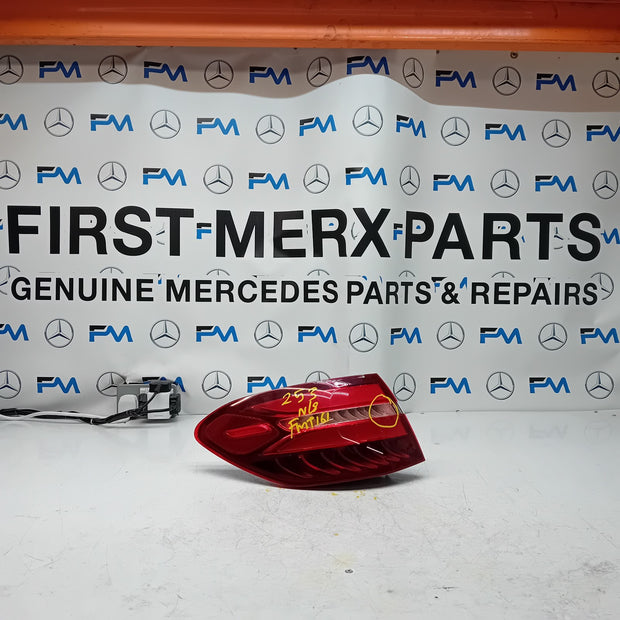 MERCEDES GLC W253 PASSENGER SIDE NS REAR TAIL LIGHT 2016 Onwards FMT161