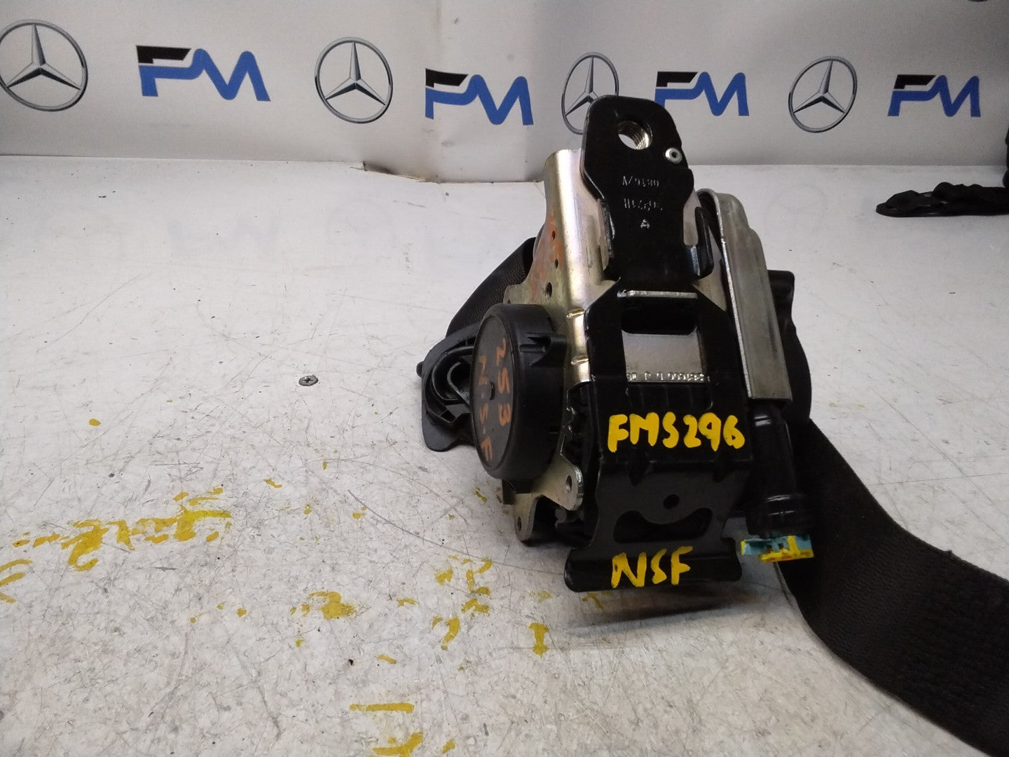 MERCEDES C-CLASS W205 SEAT BELT LEFT PASSENGER SIDE A2058600185 FMS296 NSF