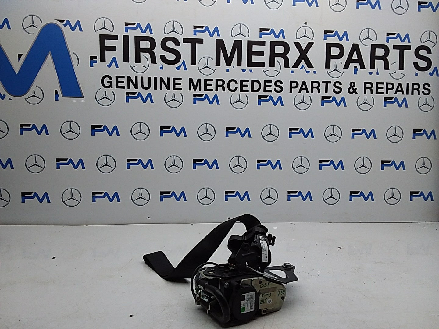MERCEDES E-CLASS W238 SEAT BELT FRONT RIGHT DRIVER SIDE A2388602900 FMS245 OSF