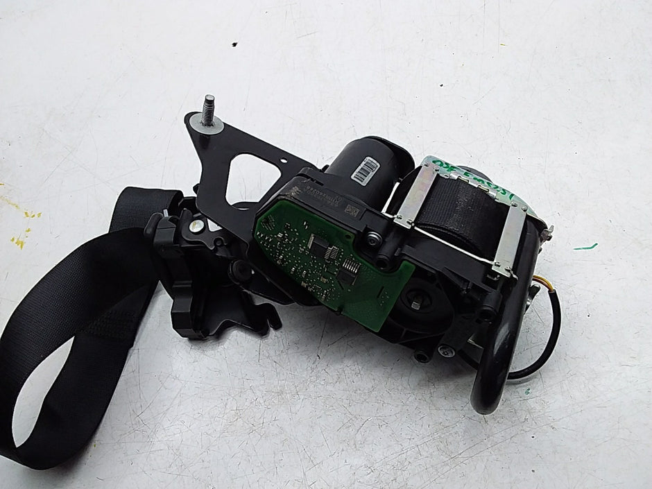 MERCEDES E-CLASS W238 SEAT BELT FRONT RIGHT DRIVER SIDE A2388602900 FMS251 OSF
